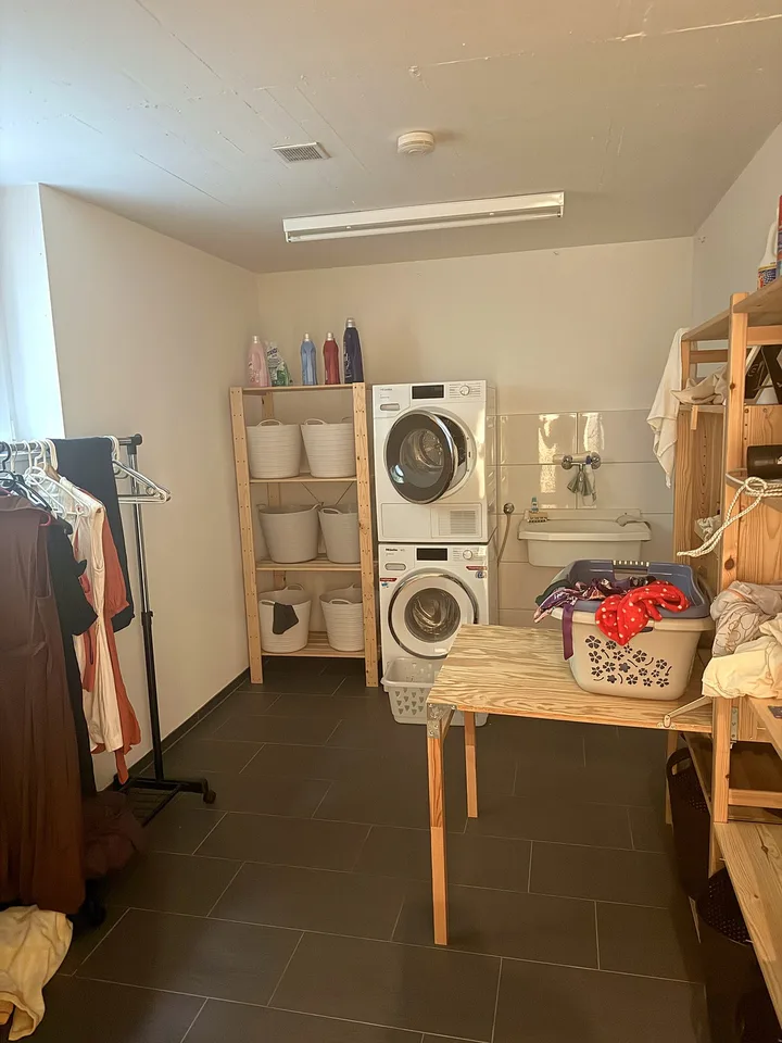 Greifensee private Room on own floor + DU/WC + parking