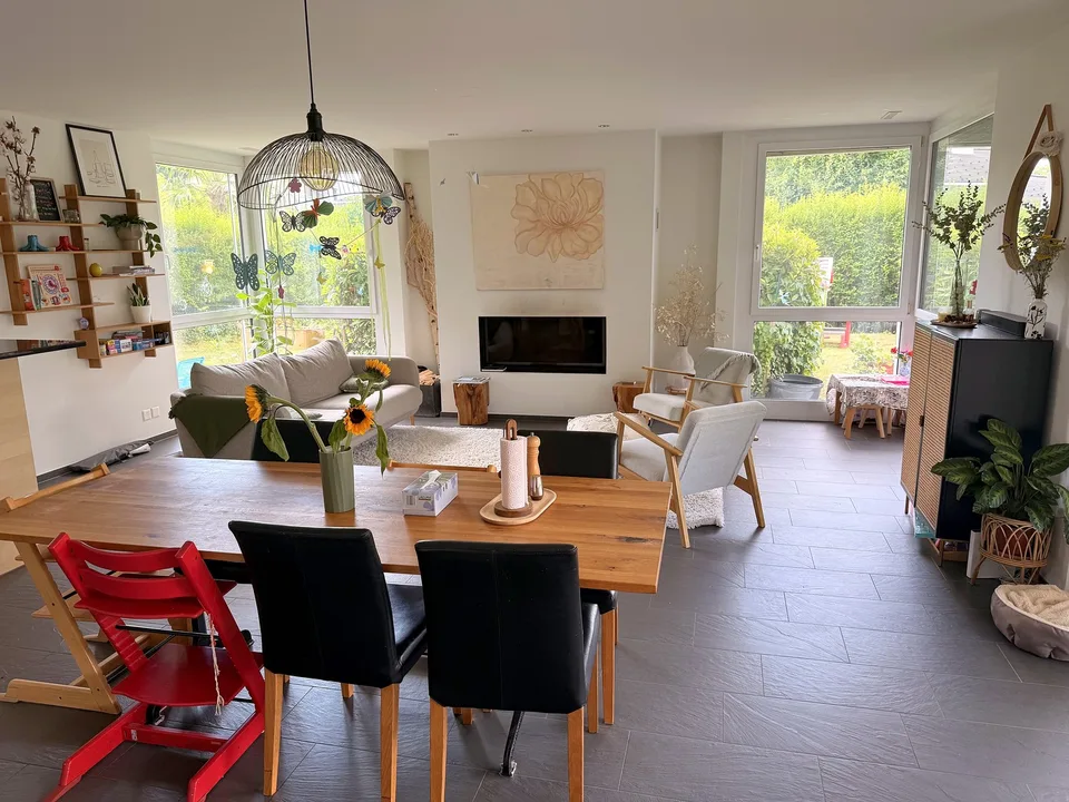 Greifensee private Room on own floor + DU/WC + parking