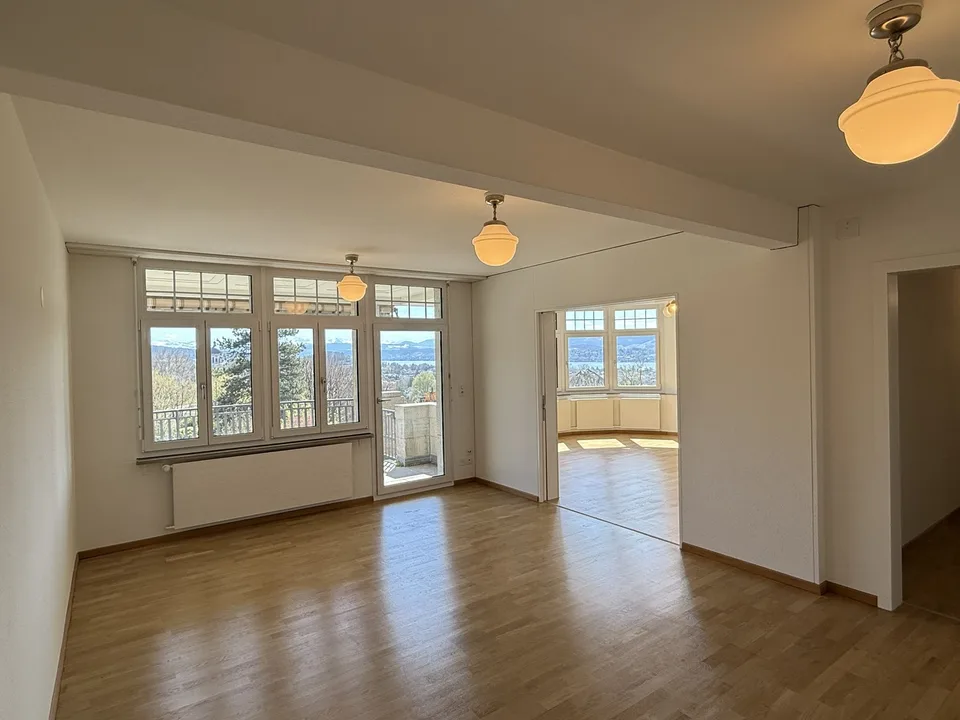 4-Zimmer-Wohnung in historischer Villa mit See- und Bergsicht