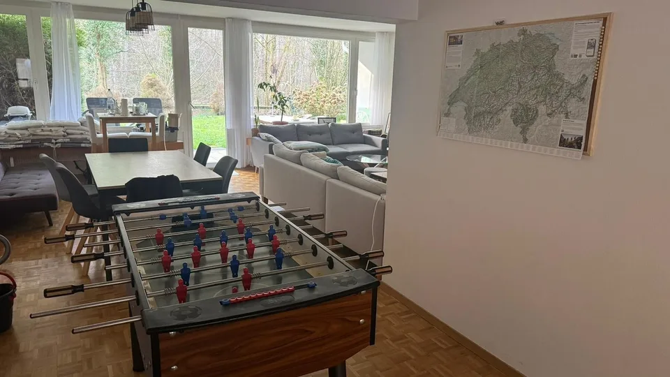 Spacious apartment 165m2 looking for roommate