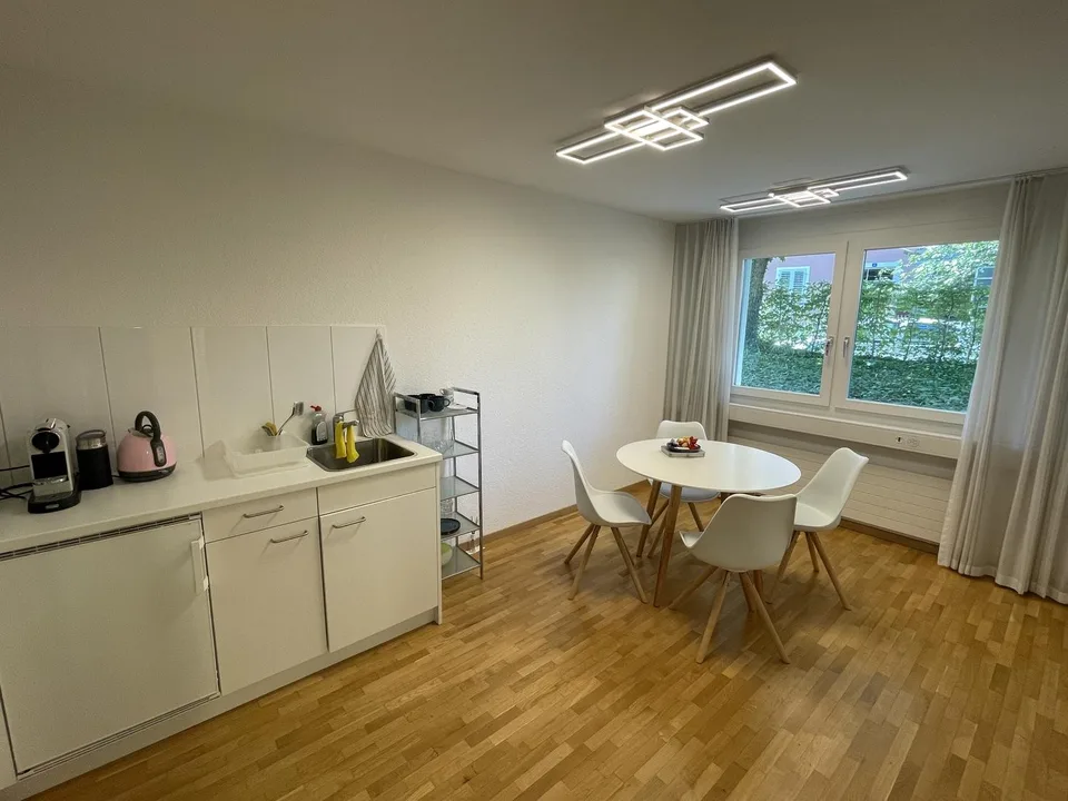 Helle und ruhige Bürofläche im Herzen von Zürich-Hottingen (ca. 84 m²)