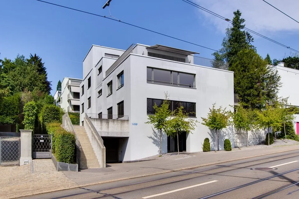 Tiefgaragenplatz in Mehrfamilienhaus