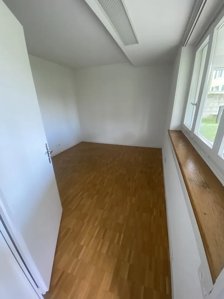 Attraktives Büro an zentraler Lage befristet bis 30.11.2026 – photo 6 sur 7