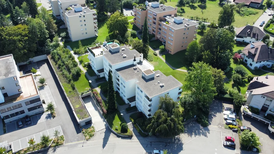 Aussenabstellplätze und Garagenplätze