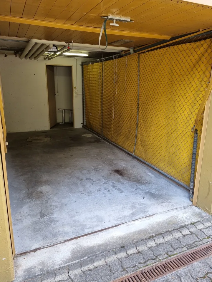 Sichere Garage in Wiedikon zu vermieten - Jetzt Verfügbar