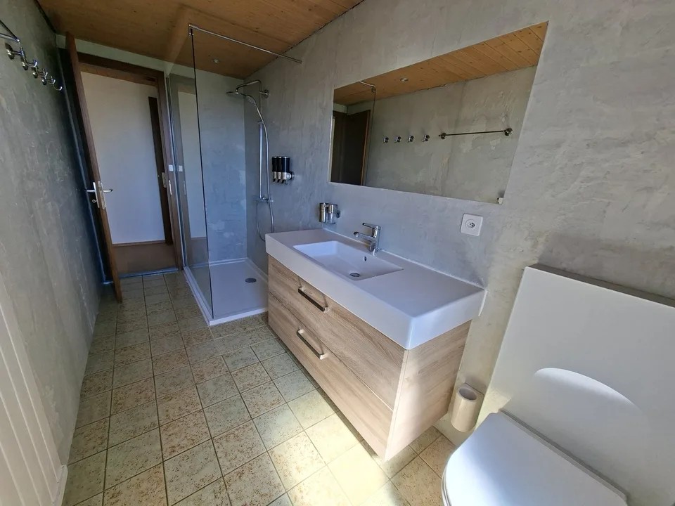 Ampia casa unifamiliare di 6 locali adiacente a una zona verde con grandi possibilità