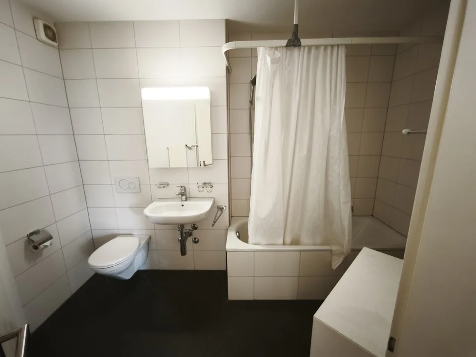 Rent furnished room in 2-WG