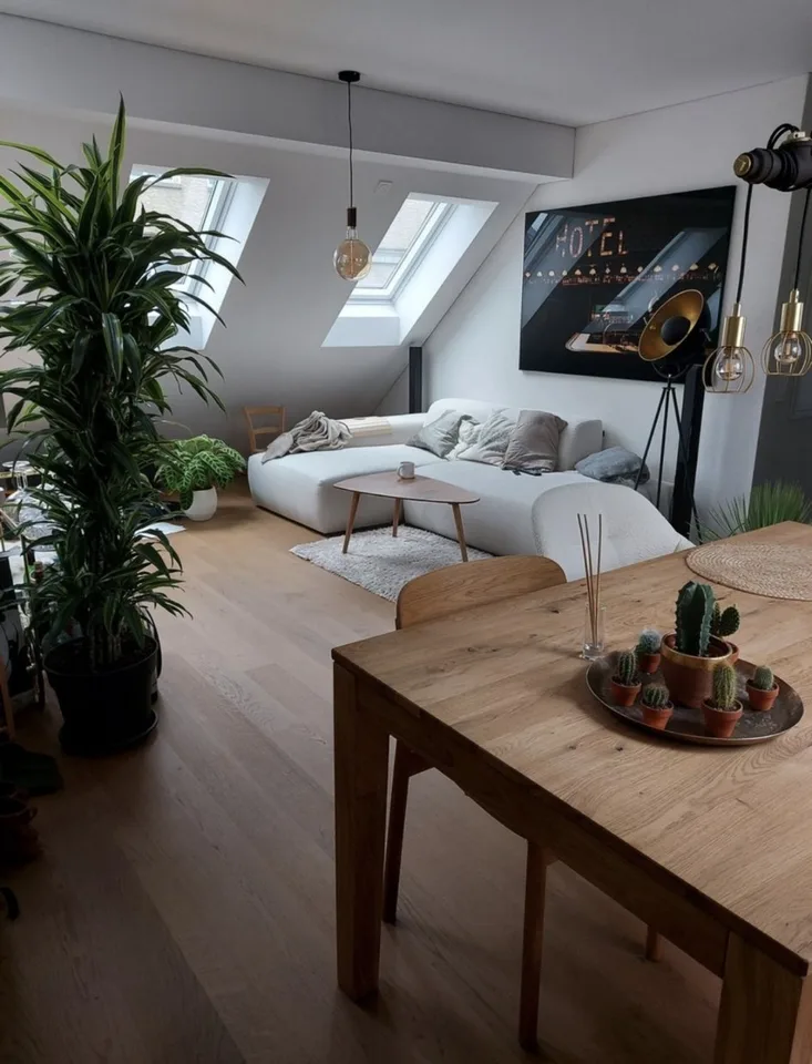 Sanierte 2-Zimmer-Dachwohnung mit Terrasse in Zürich Seefeld per 16.07.2026