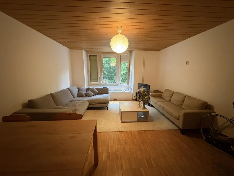 Room in a shared flat available INMEDIATELY