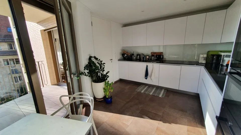Bright 3.5-room apartment with balcony in Zurich, Platte