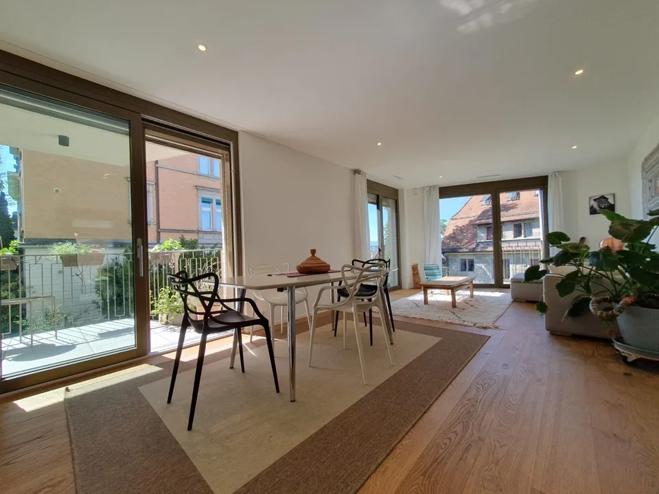 Bright 3.5-room apartment with balcony in Zurich, Platte