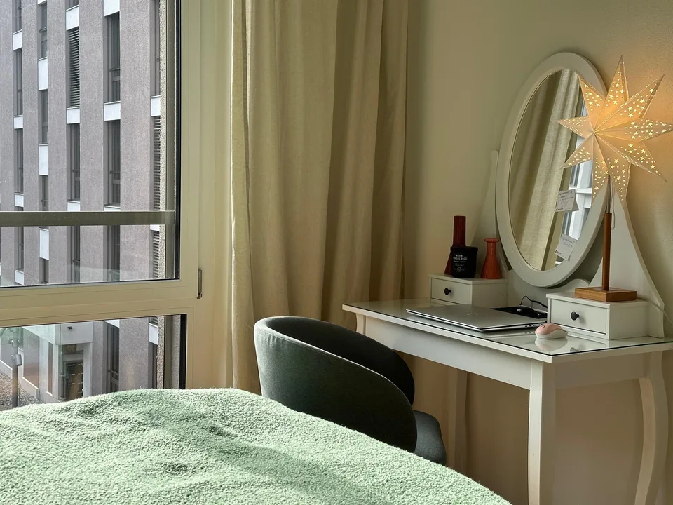 Private - Brand New 2.5 apt in Zurich Manegg start ASAP