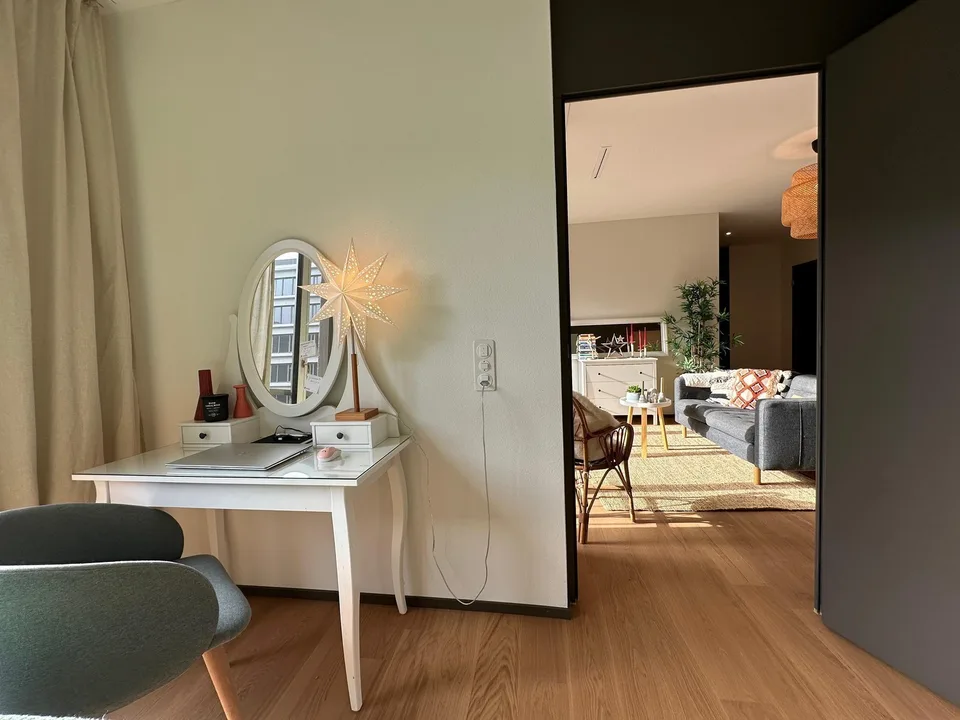 Private - Brand New 2.5 apt in Zurich Manegg start ASAP