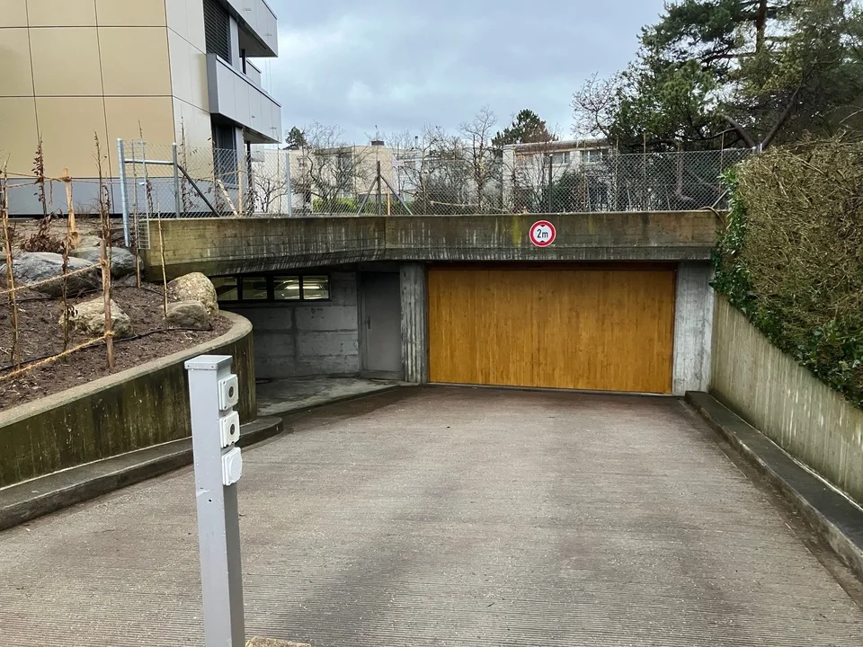 Tiefgaragenplatz für Kleinfahrzeug in Zürich Witikon