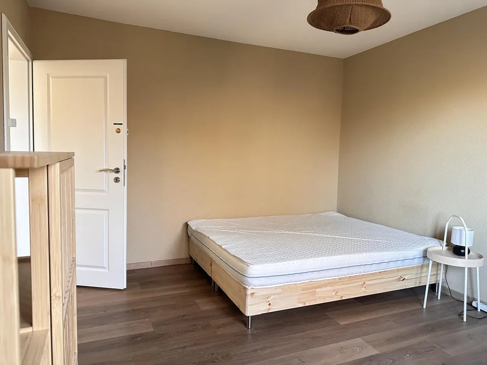 One private furnished bedroom to rent for a limited period until the end of March 2027