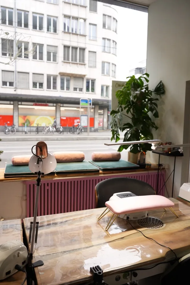 Exklusiver Nagel- & Pediküre-Arbeitsplatz in Zürich – Top Lage