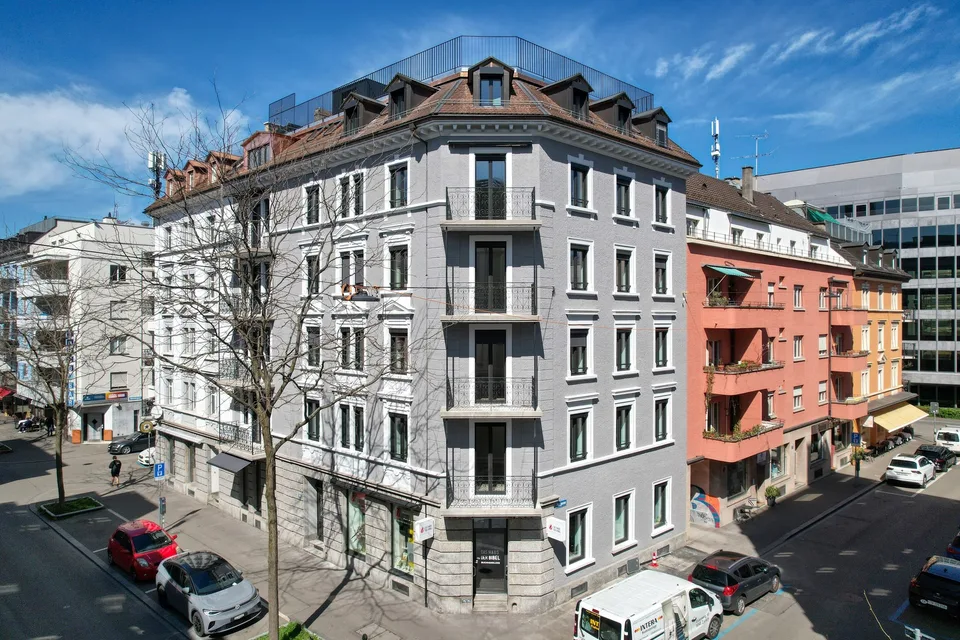 Exklusives Studio in Zürich und Erstklassiger Wohnkomfort nach Gesamtsanierung im 2025