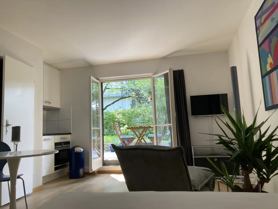 Furnished studio with garden in the centre of Zürich