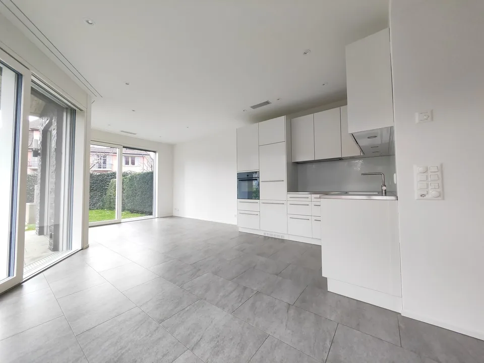 Moderne 2.5-Zimmerwohnung mit privatem Gartensitzplatz
