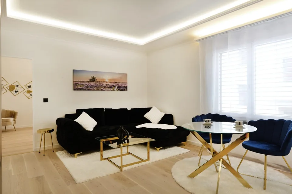 Befristet  from1.6 till / bis 30.8 möbliert/furnished
