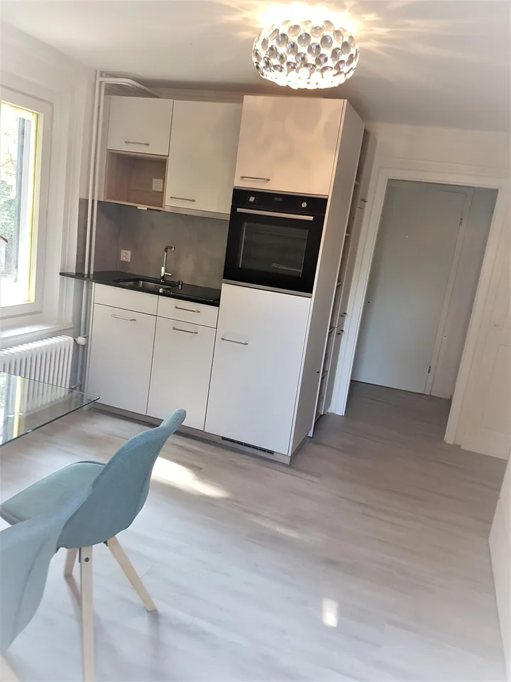 Trendig Möblierte Wohnung, MIT EIGENER TERRASSE! Top Lage!