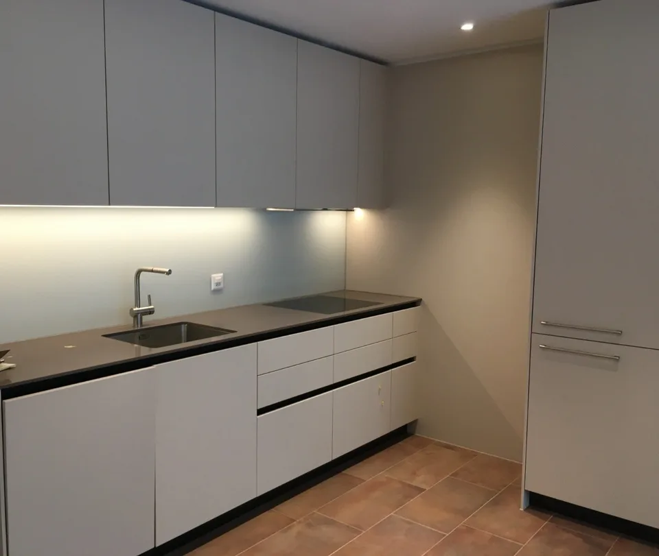 Schöne möblierte Wohnung in Wollishofen, mit privater Terrasse