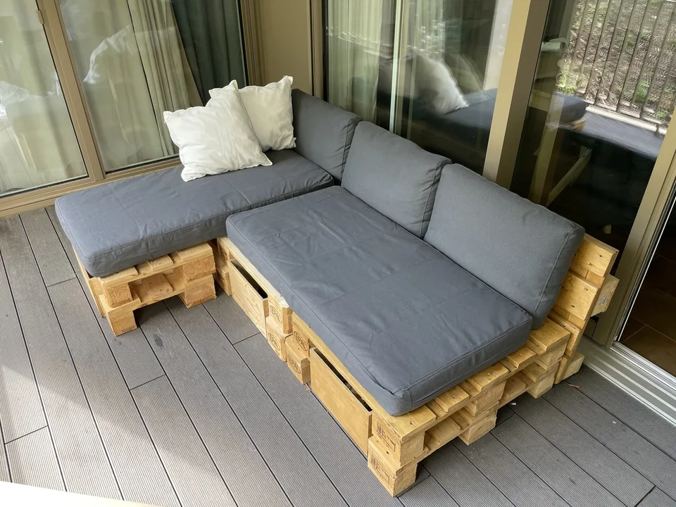 Schöne möblierte Wohnung in Wollishofen, mit privater Terrasse
