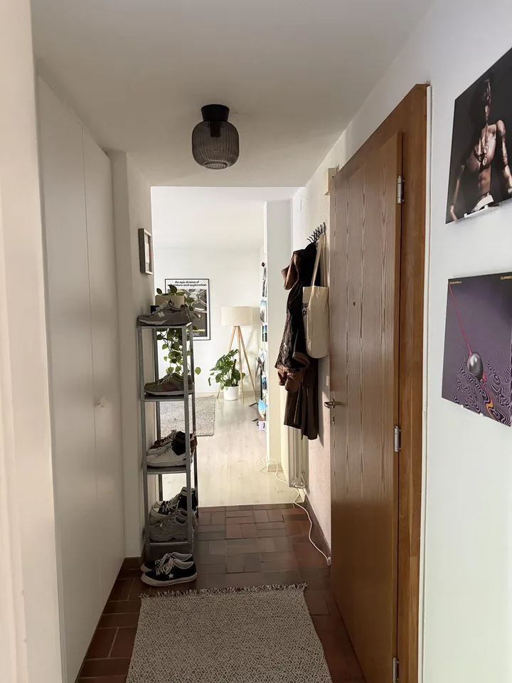 2 Zimmer Wohnung, Kreis 7 (befristet für Juli)