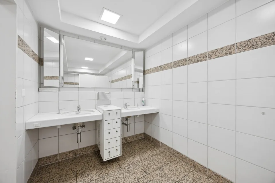 Attraktive Büroflächen ab 50m² direkt bei der Europaallee – foto 7 di 9