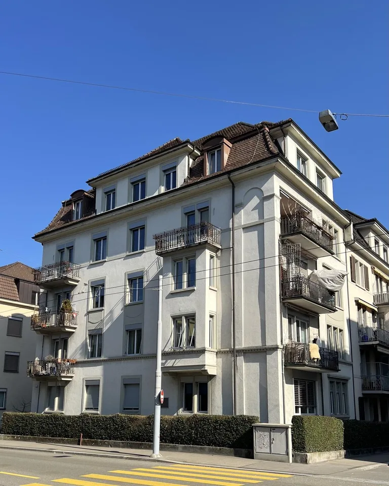 Gemütliche 2.5 Zimmer Wohnung im 4. Stock zu vermieten