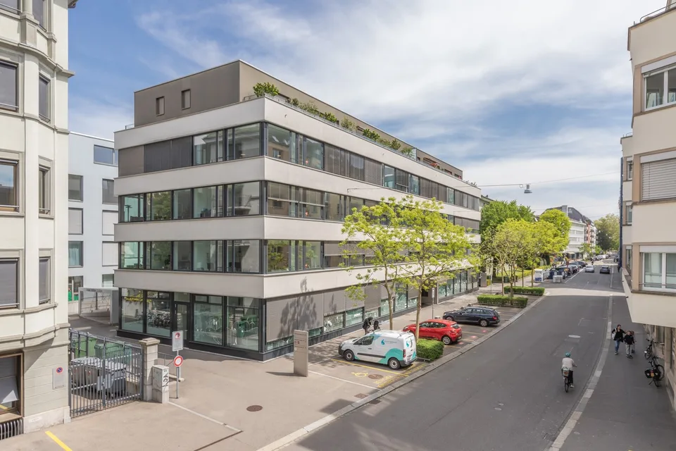 Parkplatz direkt beim Bahnhof Stadelhofen