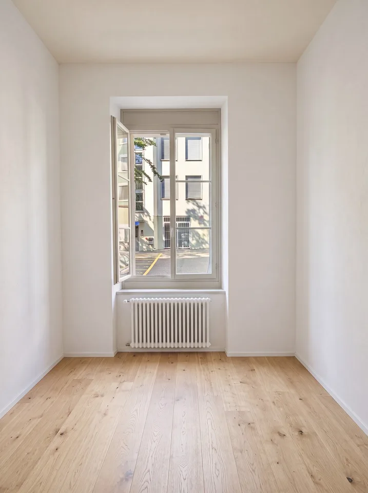 Frisch-Renovierte Gewerbe-/Atelier-/Bürofläche im Kreis 4