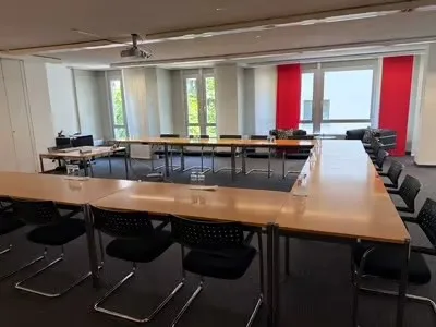 Büro zur Untervermietung im Zürcher Seefeld mit Parkplatz