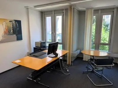Büro zur Untervermietung im Zürcher Seefeld mit Parkplatz