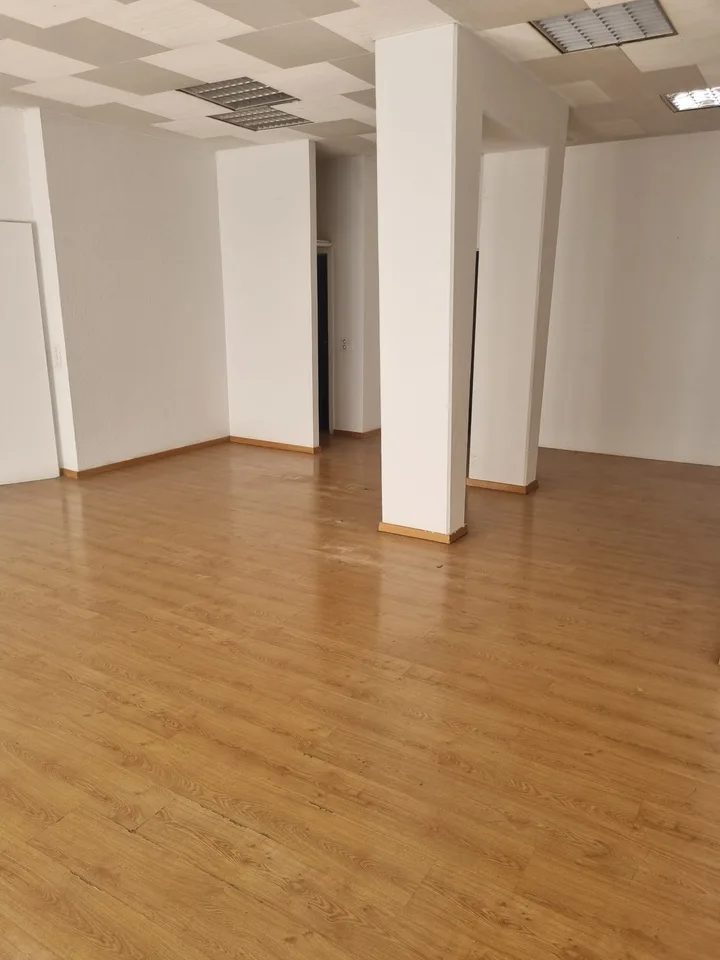 Attraktives Ladenlokal an belebter Lage im Zürcher Kreis 3 im EG