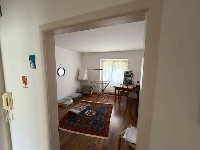 Shared flat with temporary full flat