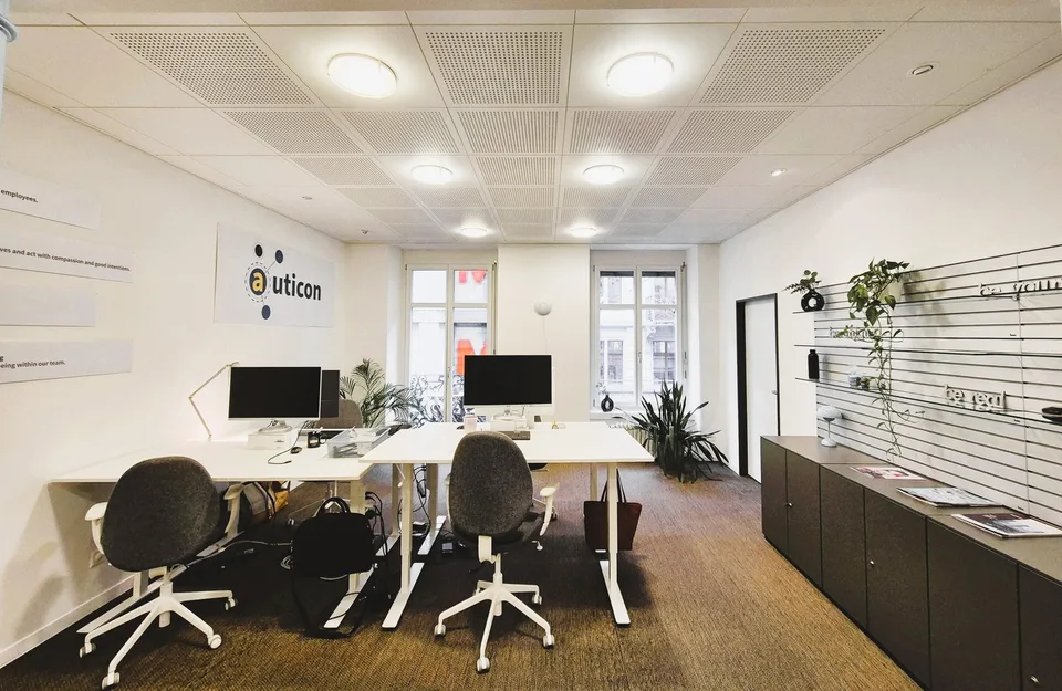 Eigener Bereich 23.35m2 Office in einem Gemeinschaftsbüro