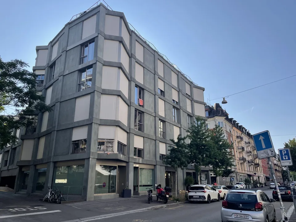 Zentraler Parkplatz in Zürich Wiedikon