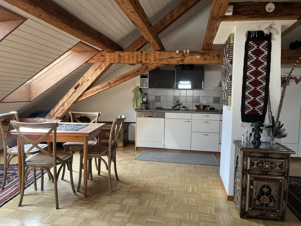 Tolle Dachwohnung im Kreis 4 zur Untermiete