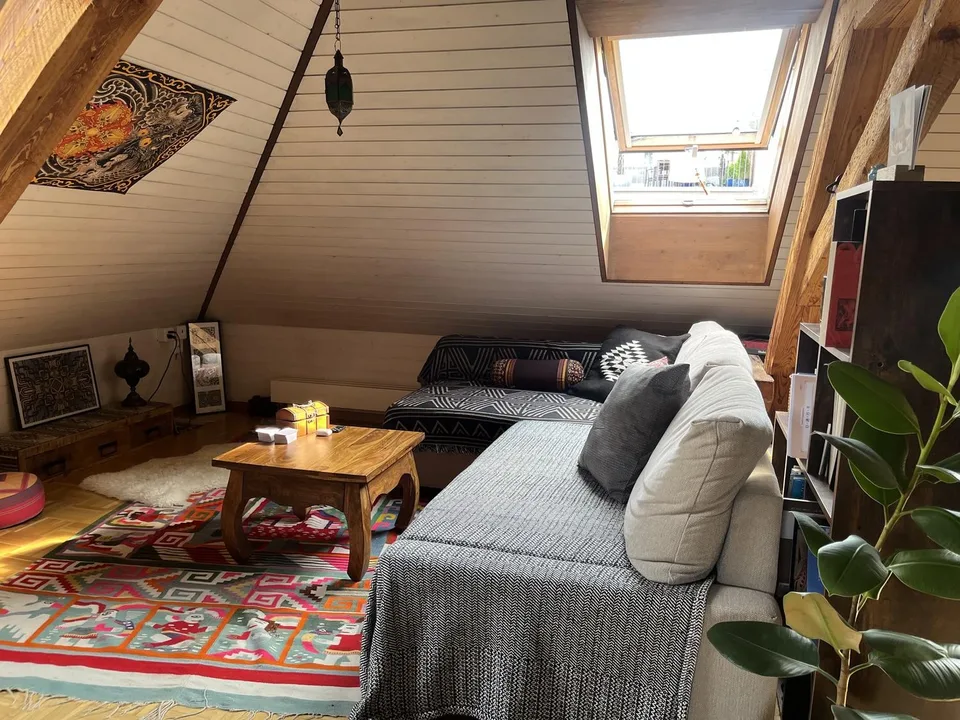 Tolle Dachwohnung im Kreis 4 zur Untermiete