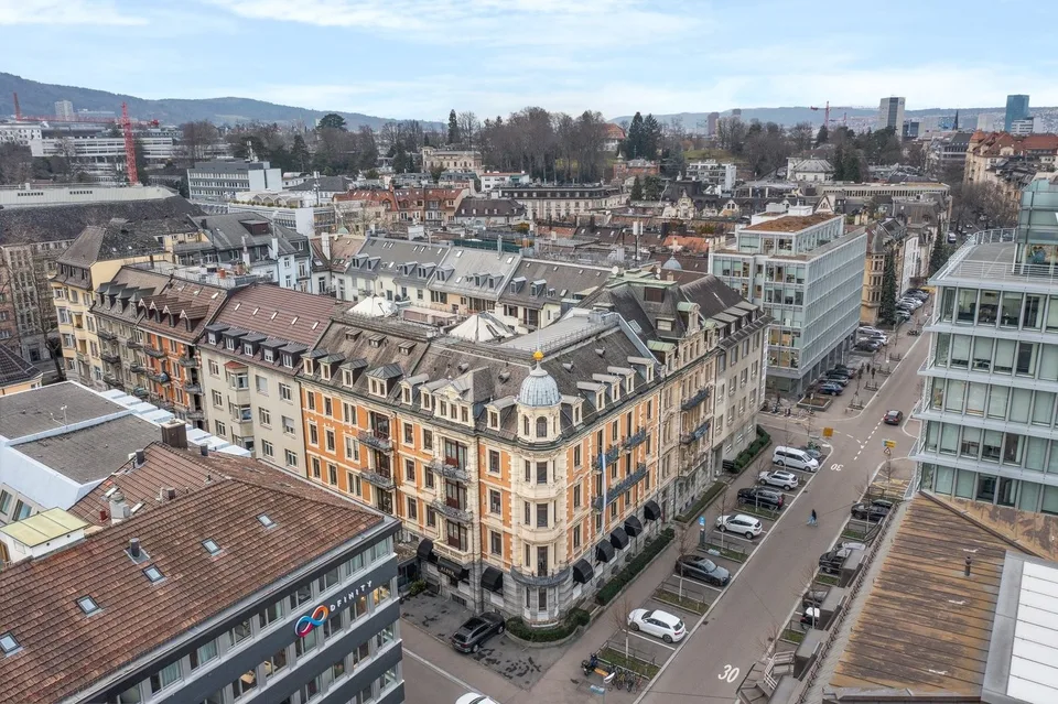 Zum Mythenhof - Historische Architektur. Moderne Infrastruktur.