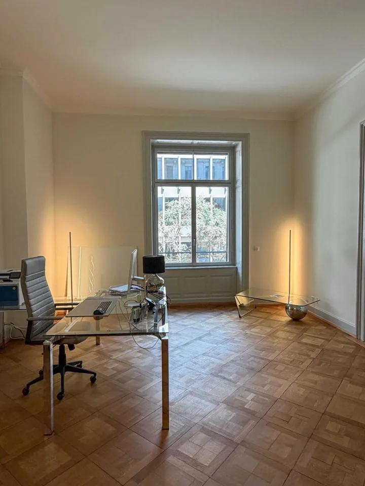 NACHMIETER GESUCHT im weissen Schloss Zürich"