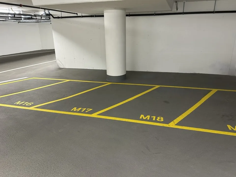 Motorradabstellplätze in Wiedikon zu vermieten