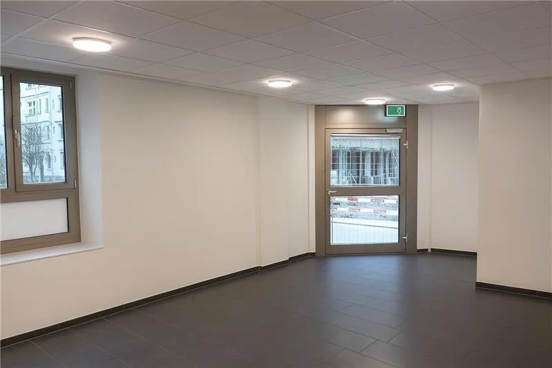 Moderne Gewerbefläche mit optimaler Erreichbarkeit und Seenähe