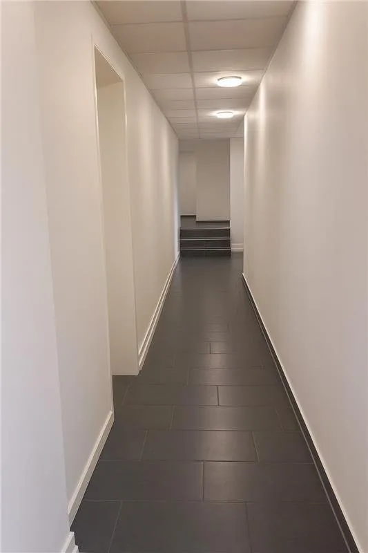 Moderne Gewerbefläche mit optimaler Erreichbarkeit und Seenähe – foto 6 di 7
