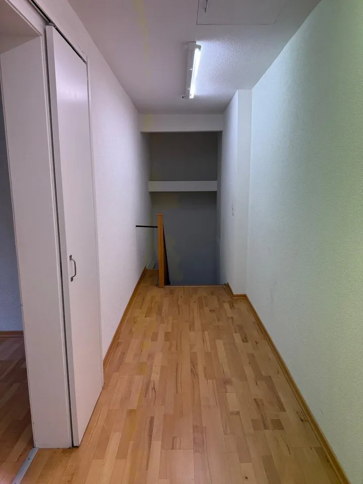 Grosszügiges Gewerbe / Befristet bis 31.12.2027 – foto 8 di 14