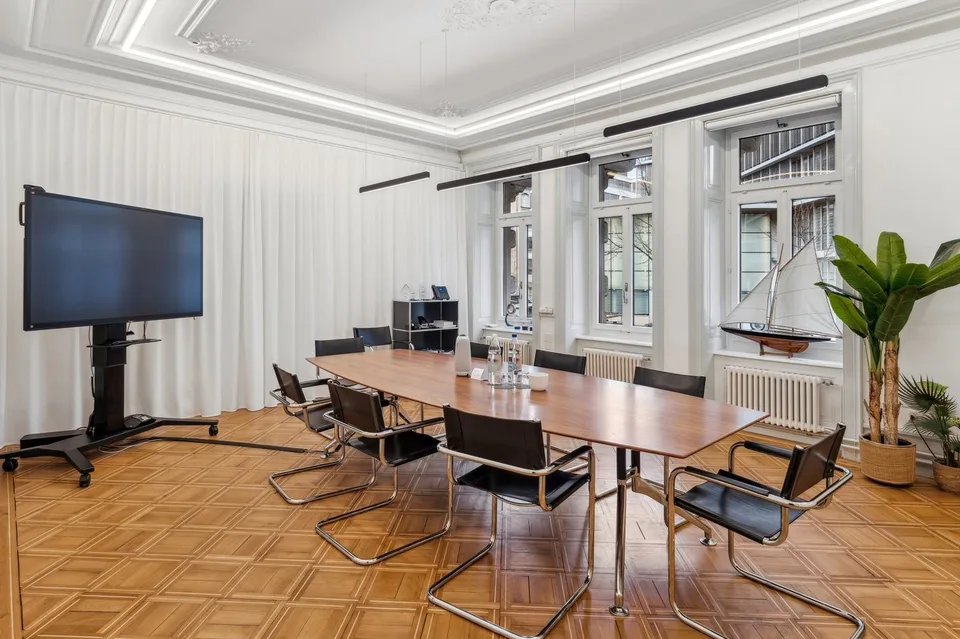 Zum Mythenhof - Historische Architektur. Moderne Infrastruktur.