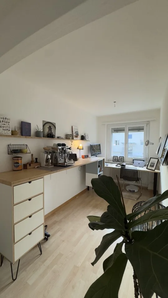 Stilvolle 2.5-Zimmer-Wohnung mit Seesicht in Wollishofen