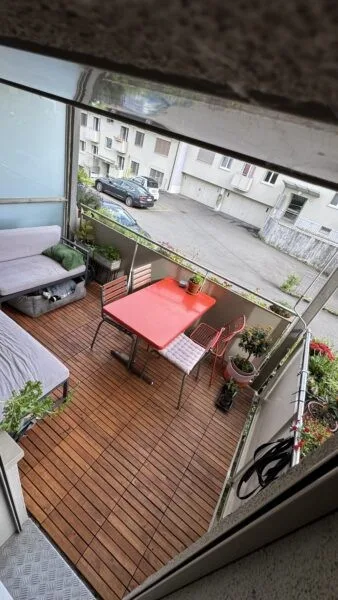 Stilvolle 2.5-Zimmer-Wohnung mit Seesicht in Wollishofen