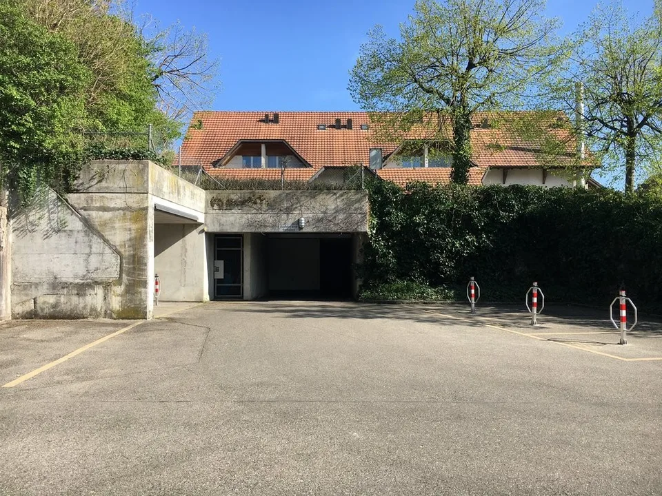 Trockenes Plätzchen für Ihr Auto gesucht? Wir haben die Lösung !